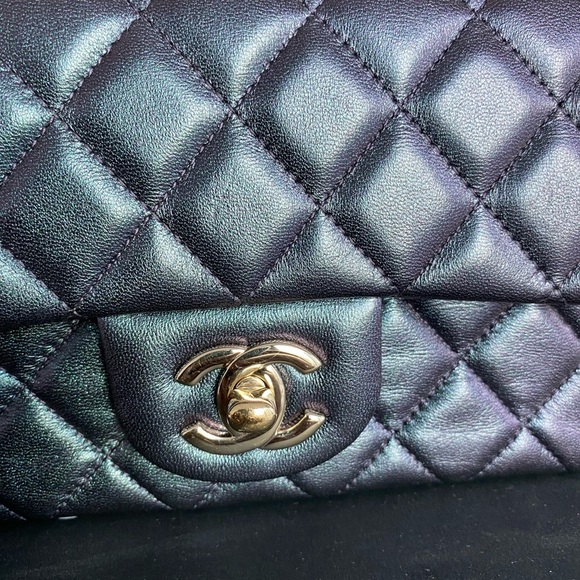 Chanel 22B Iridescent Black Rectangular Mini 🖤 - Picture 13 of 16